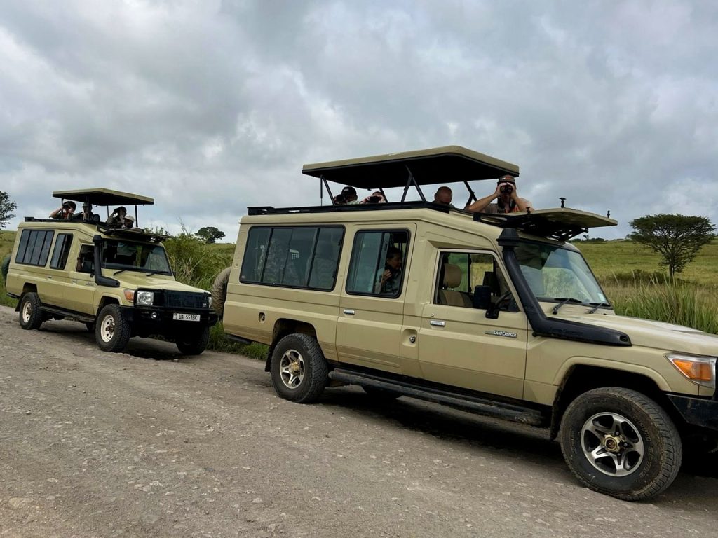 4x4-safari-land-cruiser-extended-for-hire-at-self-drive-uganda-cars