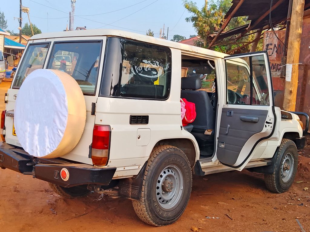 land-cruiser-lx-hardtop-rental-uganda-for-self-drive-in-uganda