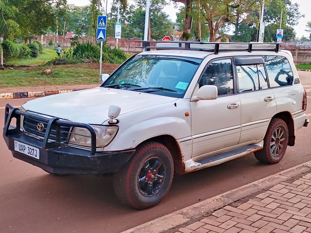 land-cruiser-v8-rental-uganda-for-self-drive-safari-in-uganda